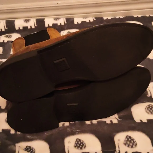 FRYE Boots - Picture 4 of 11